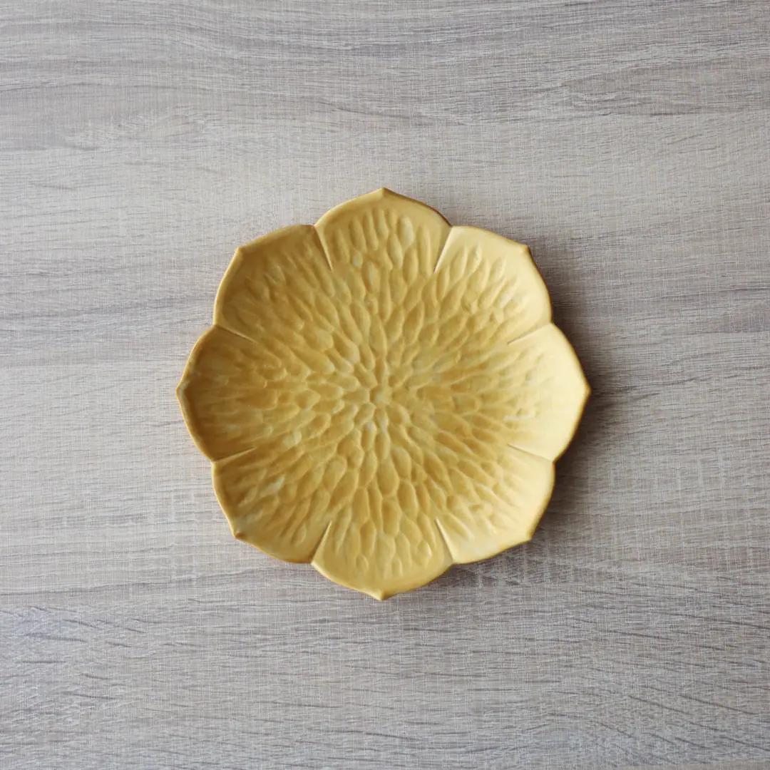 和菓子にぴったりな小皿銘々皿 | 有田焼 桔梗型銘々皿
