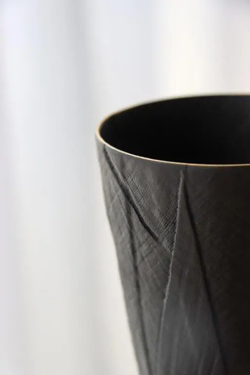 布のようなうつわ。繊細で薄手な陶器のビアグラス | 有田焼 ceramic