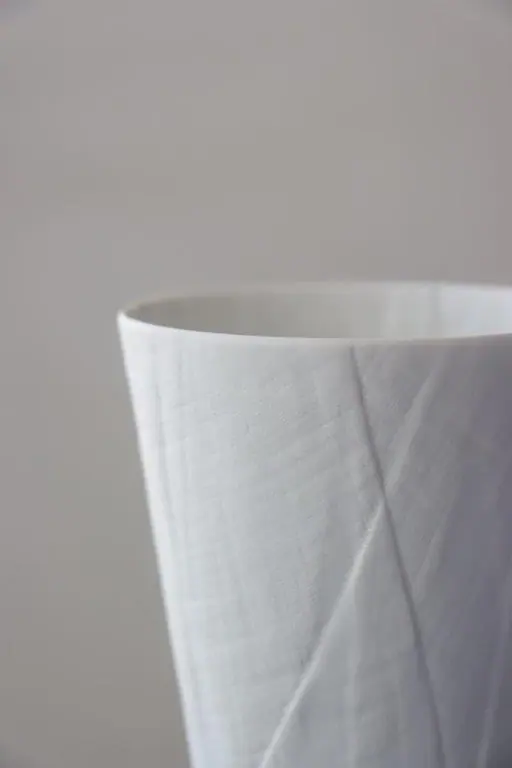 布のようなうつわ。繊細で薄手な陶器のビアグラス | 有田焼 ceramic