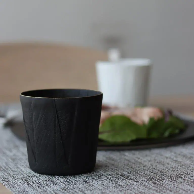 有田焼　すながま　ビアグラス 布のようなうつわ。贈り物にも喜ばれるペアロックグラス