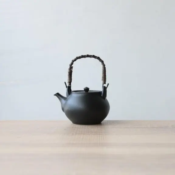 波佐見焼| 波佐見焼 KURO 中土瓶 | with style shop / YAMACHU