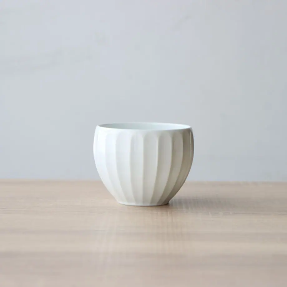 おしゃれな白磁のゆのみ | 波佐見焼 白磁 竹林彫 丸カップ