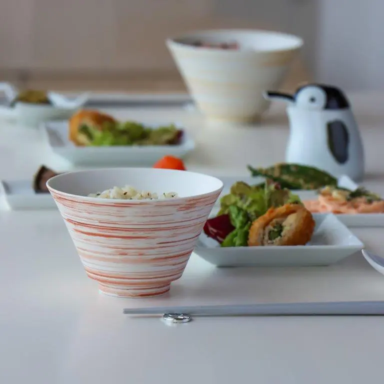 スタイリッシュな高級感あるご飯茶碗 | 有田焼 ミスト錆刷毛 茶碗